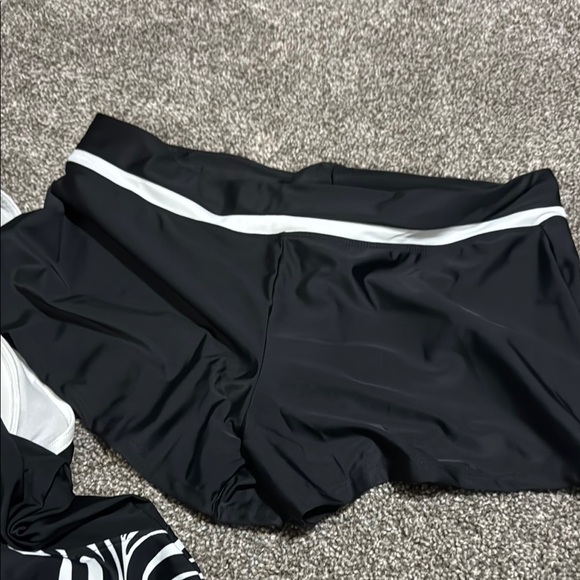 Black and White Zebra Print Tank Top - Picture 5 of 8